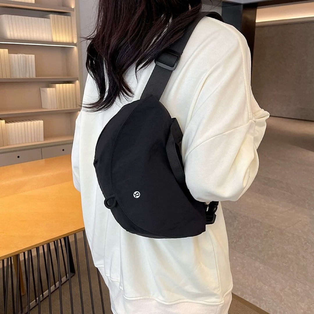 Lululemon Curved Crossbody Bag · A2790 — תמונה 34