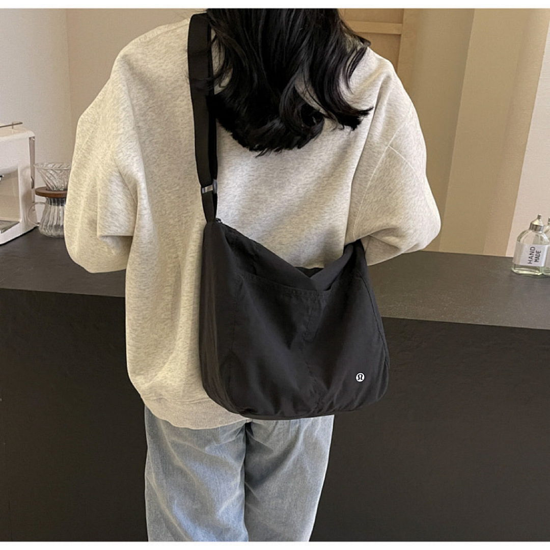 Lululemon Slouchy Sling Bag 6L · A2788 — תמונה 23