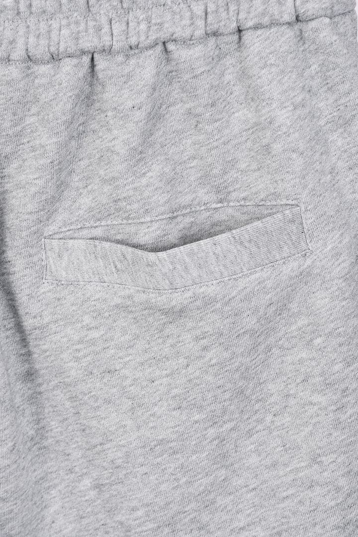 Moncler Logo Stretch Cotton Fleece Shorts · A3219 — תמונה 3