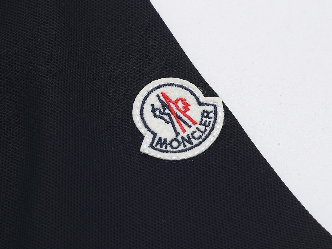 Moncler Tricolor-Trimmed Cotton Piquet Polo Shirt · A3217 — תמונה 18