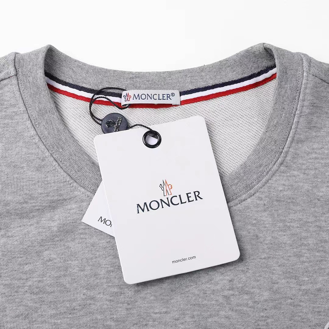 Moncler Logo Patch Cotton Sweatshirt · A2102 — תמונה 5