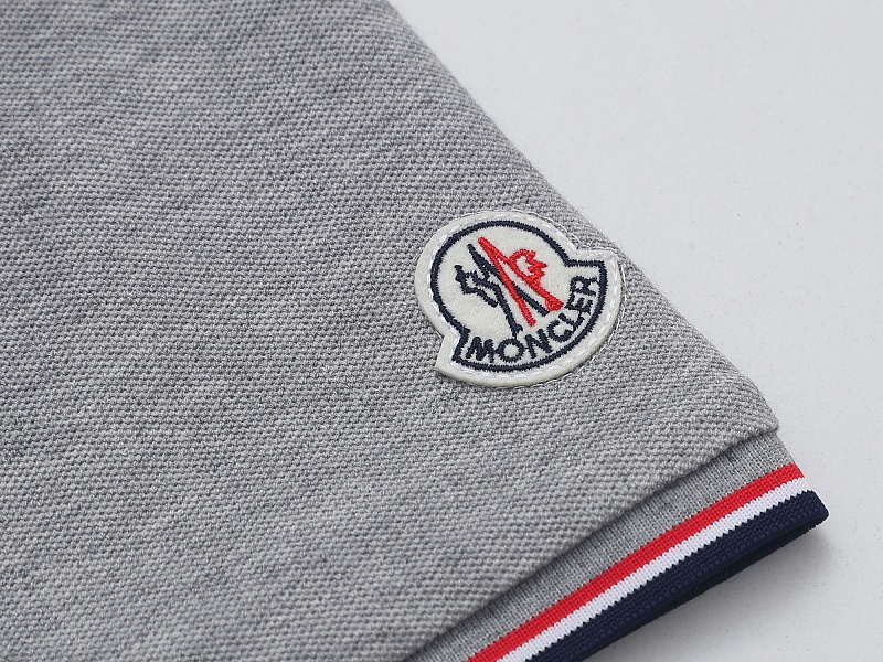 Moncler Tricolor-Trimmed Cotton Piquet Polo Shirt · A3217 — תמונה 15