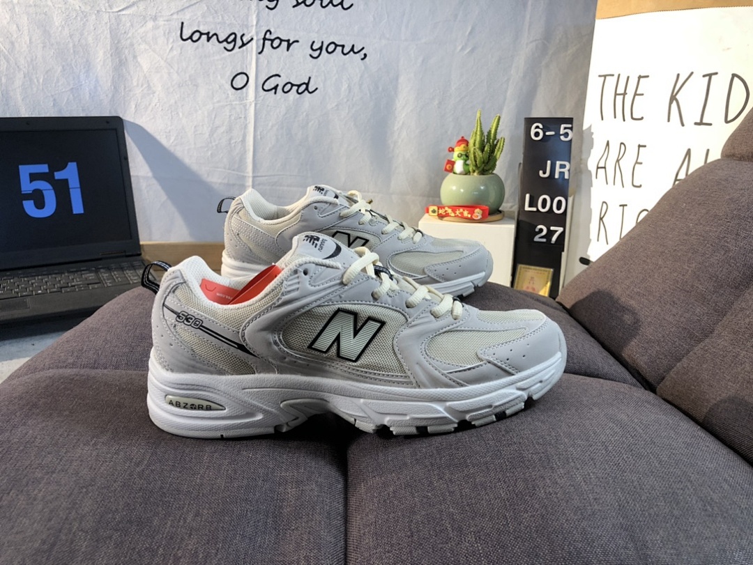 New Balance 530 · 5560