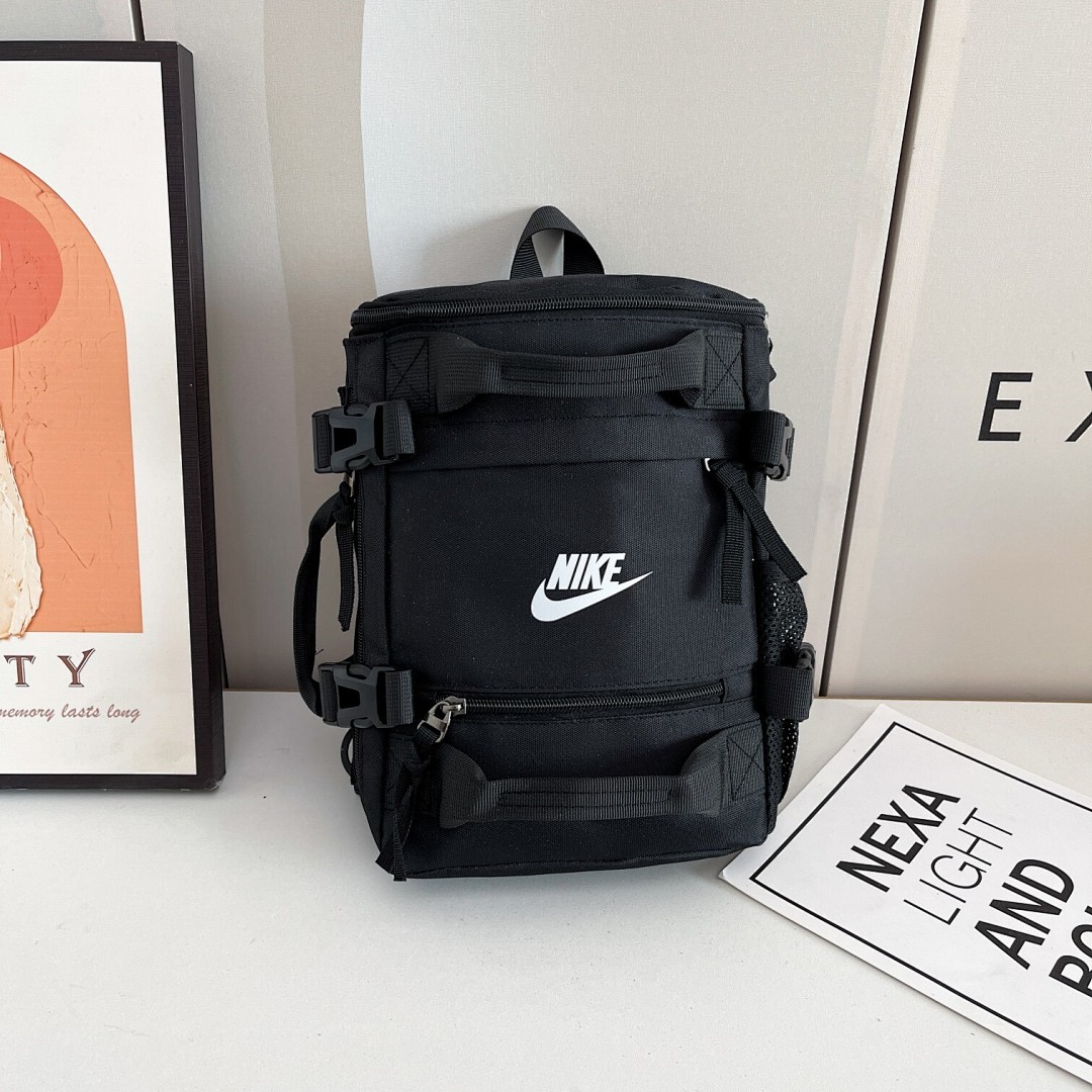 Nike HE7984