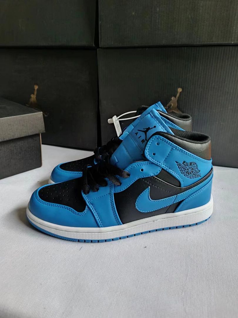 Air Jordan 1 Mid SE · 5327 — תמונה 17