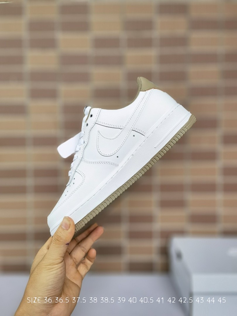 Nike Air Force 1 '07 LV8 · 5304 — תמונה 8