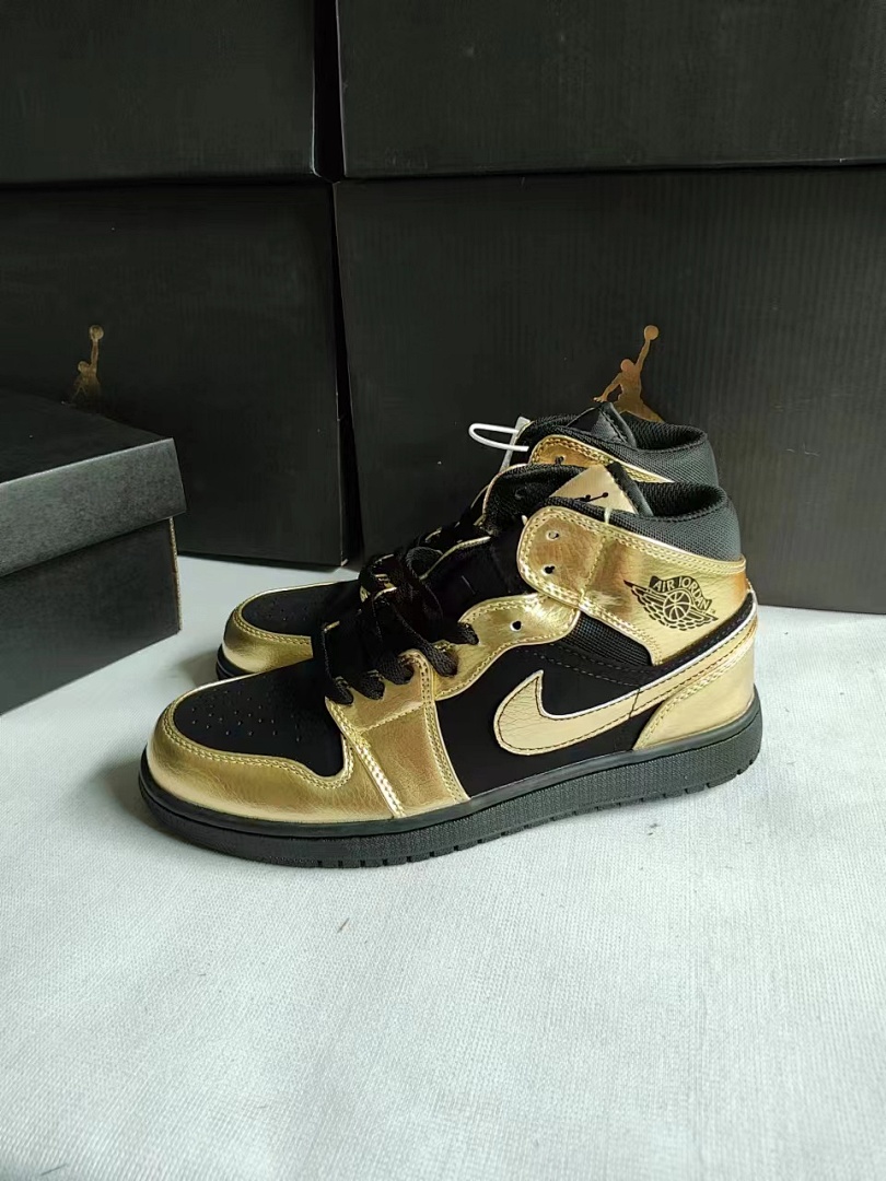 Air Jordan 1 Mid SE · 5327 — תמונה 25