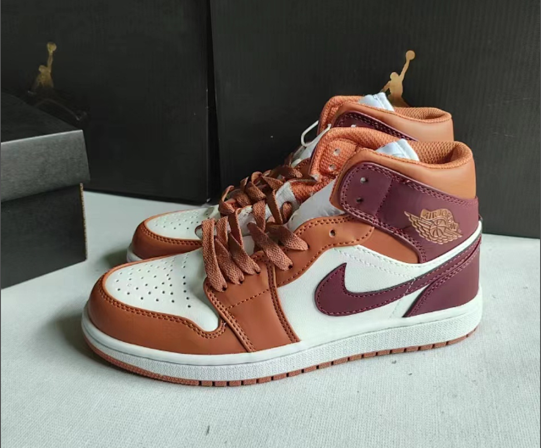 Nike Air Jordan 1 Retro High · 4847 — תמונה 13