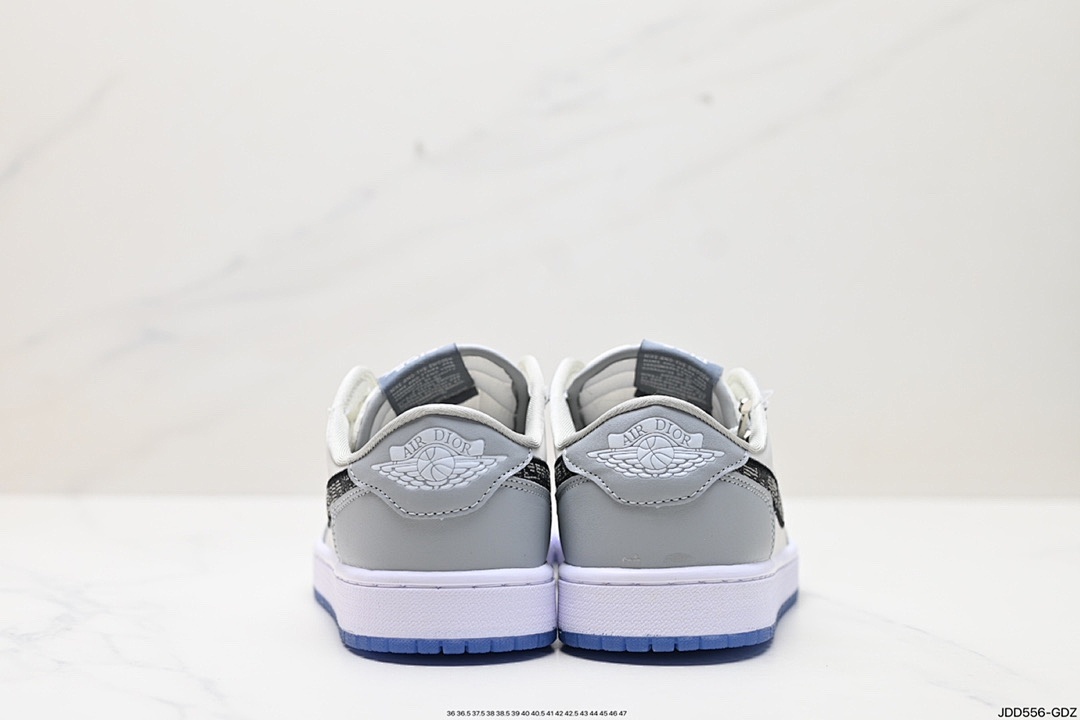 Nike Air Jordan 1 Low · 4720 — תמונה 36