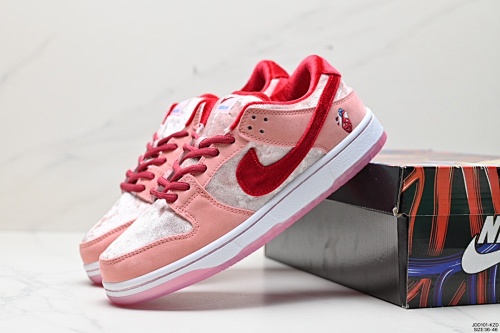 Nike SB Dunk Low StrangeLove · 5139