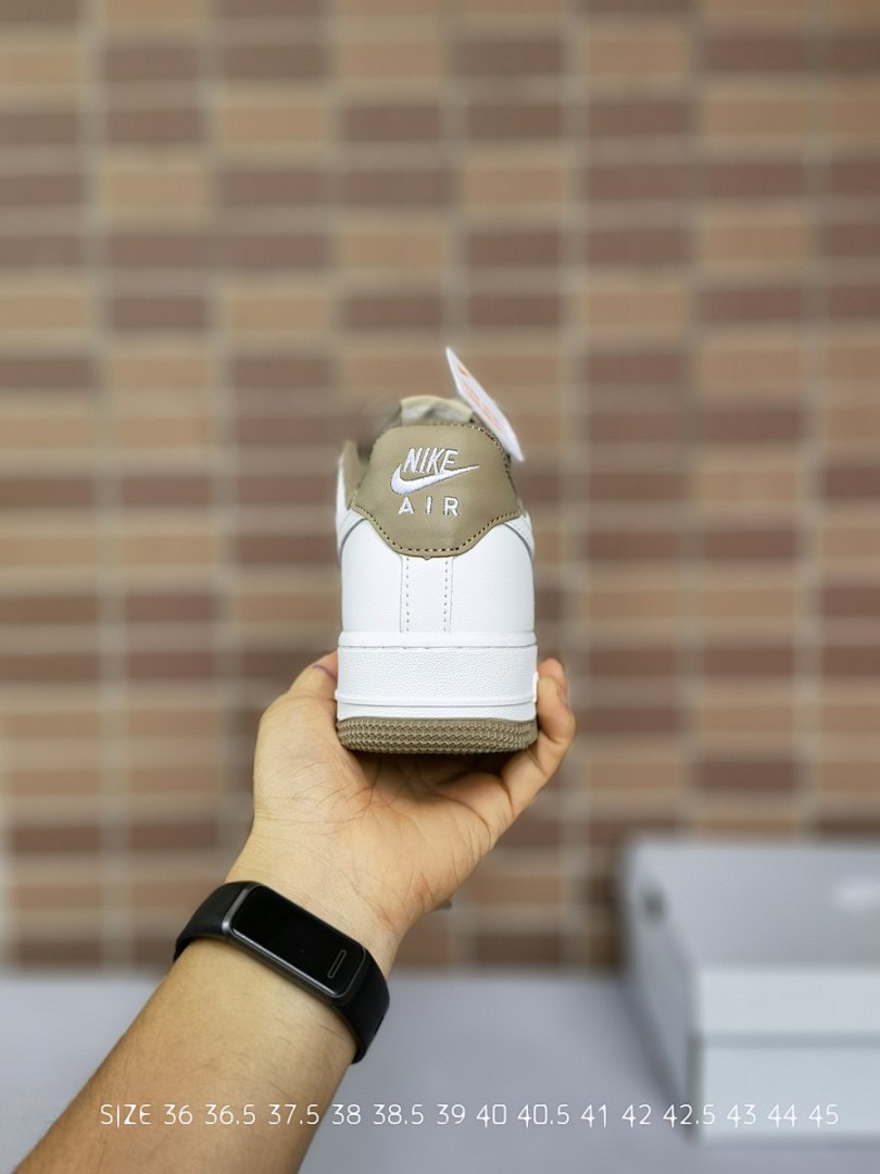 Nike Air Force 1 '07 LV8 · 5304 — תמונה 6