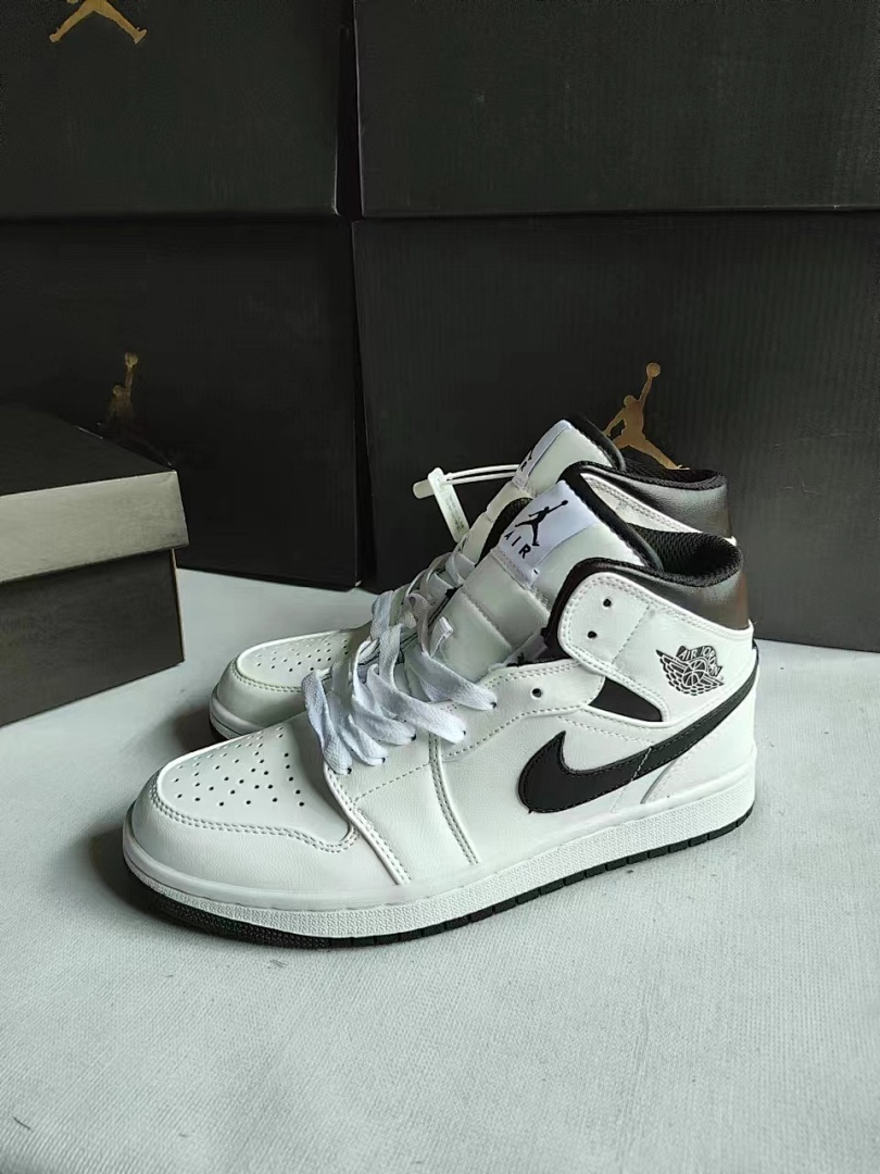 Air Jordan 1 Mid SE · 5327 — תמונה 16