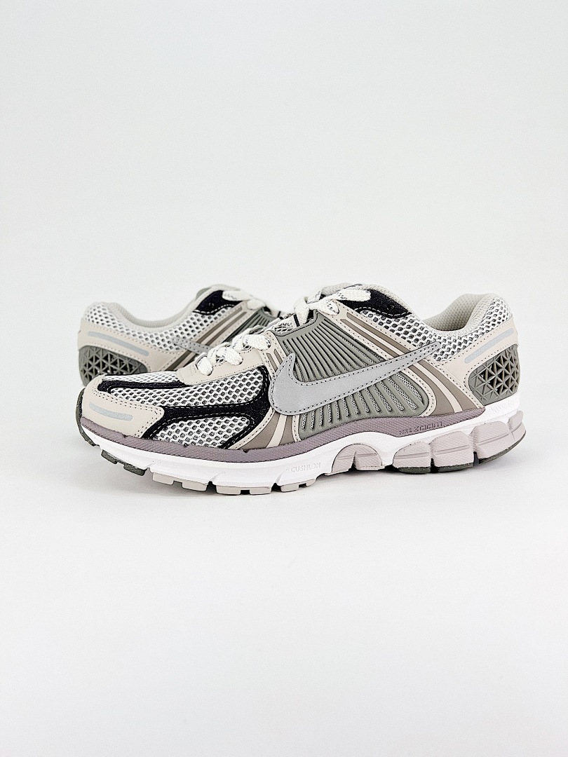 Nike Zoom Vomero HE5604