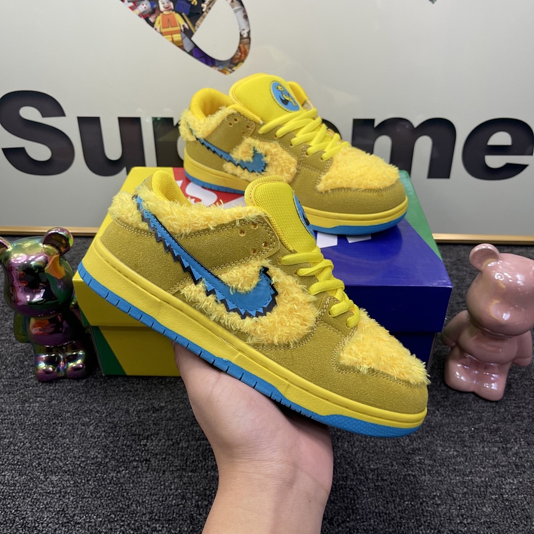 NIKE ZT8519
