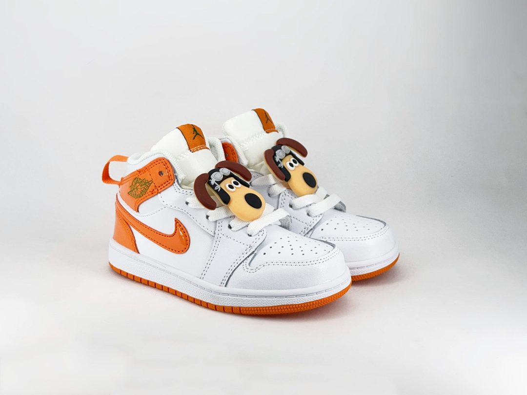NIKE ZT8851