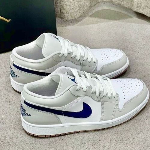 nike  HE8124