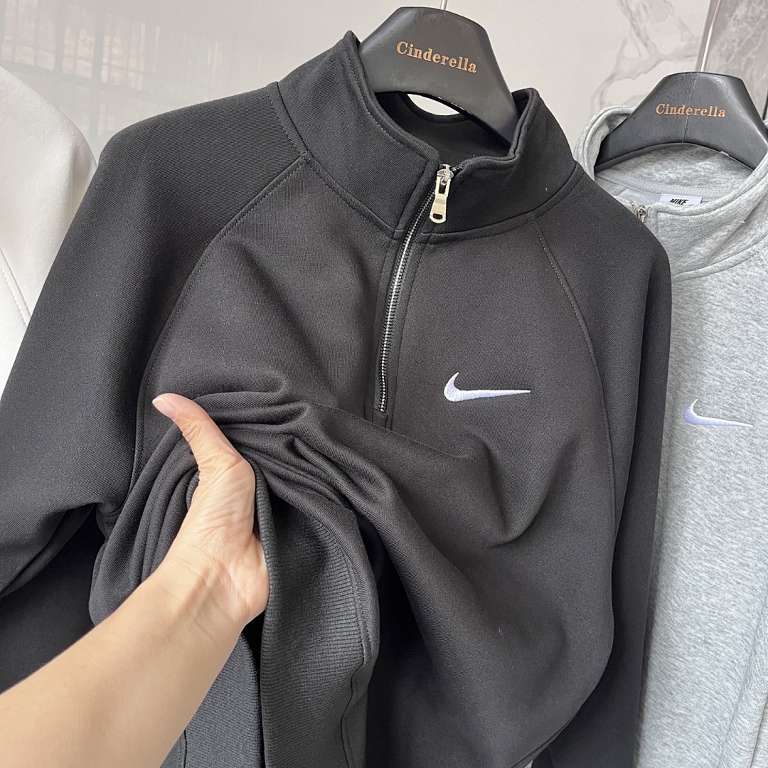 Nike Solo Swoosh Quarter-Zip · A2763 — תמונה 56