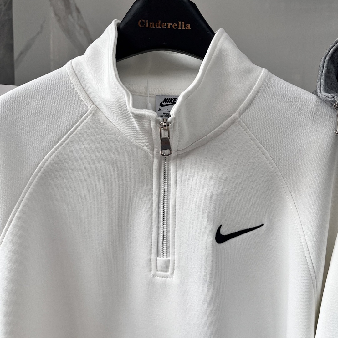 Nike Solo Swoosh Quarter-Zip · A2763 — תמונה 25