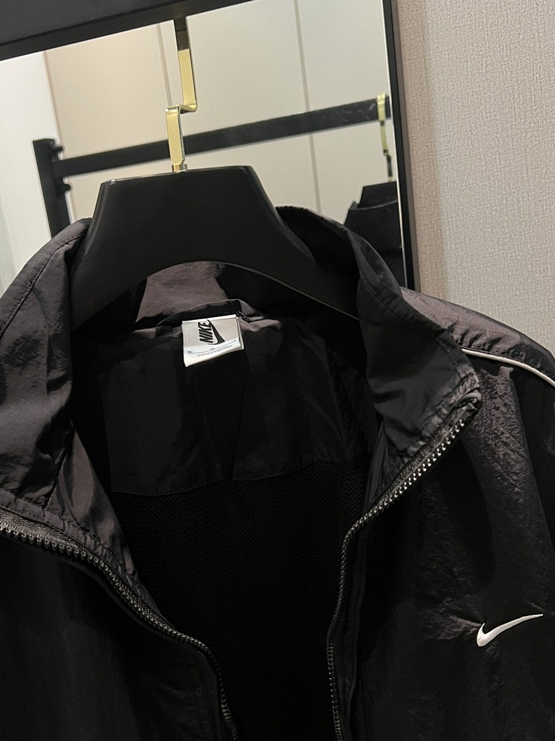 Nike Sportswear Solo Swoosh Woven Tracksuit · A3011 — תמונה 26