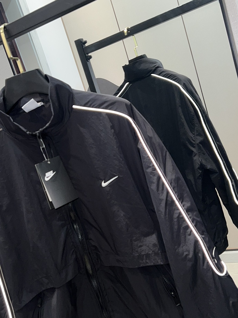 Nike Sportswear Solo Swoosh Woven Tracksuit · A3011 — תמונה 33
