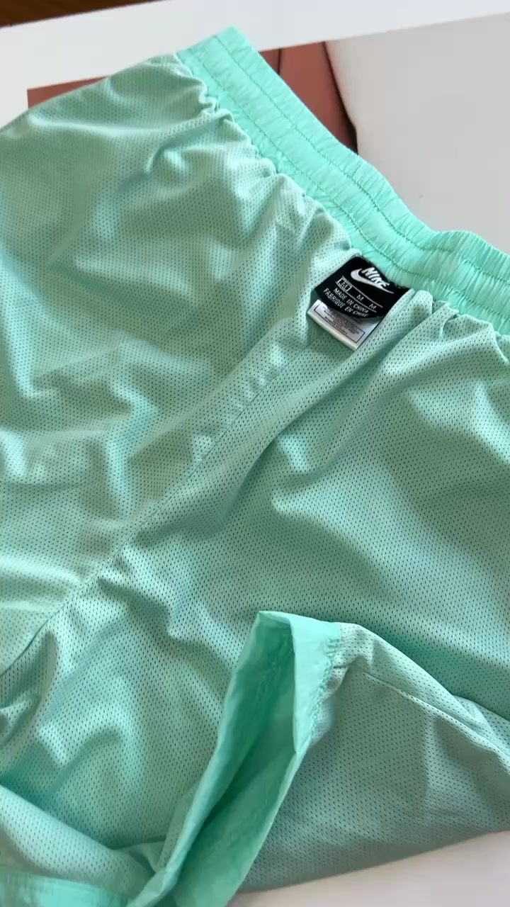 Nike Sportswear Alumni Woven Flow Shorts · A3034 — תמונה 2