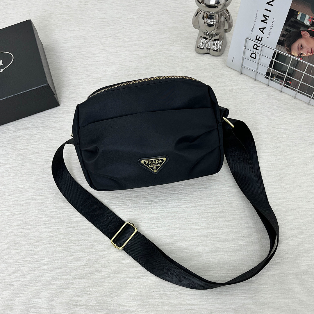 Prada HE7755