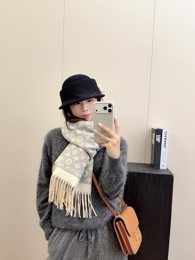Louis Vuitton Monogram Classic Scarf · ZT13917 — תמונה 14