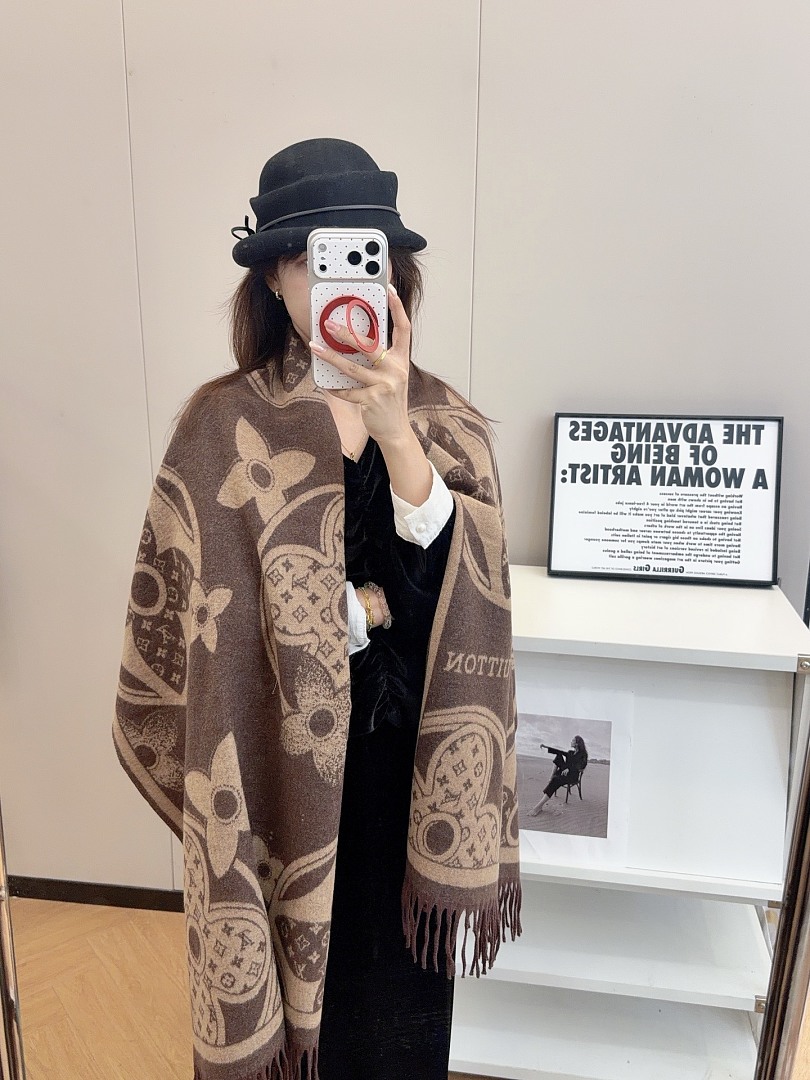 Louis Vuitton Essential Scarf · ZT13920 — תמונה 27