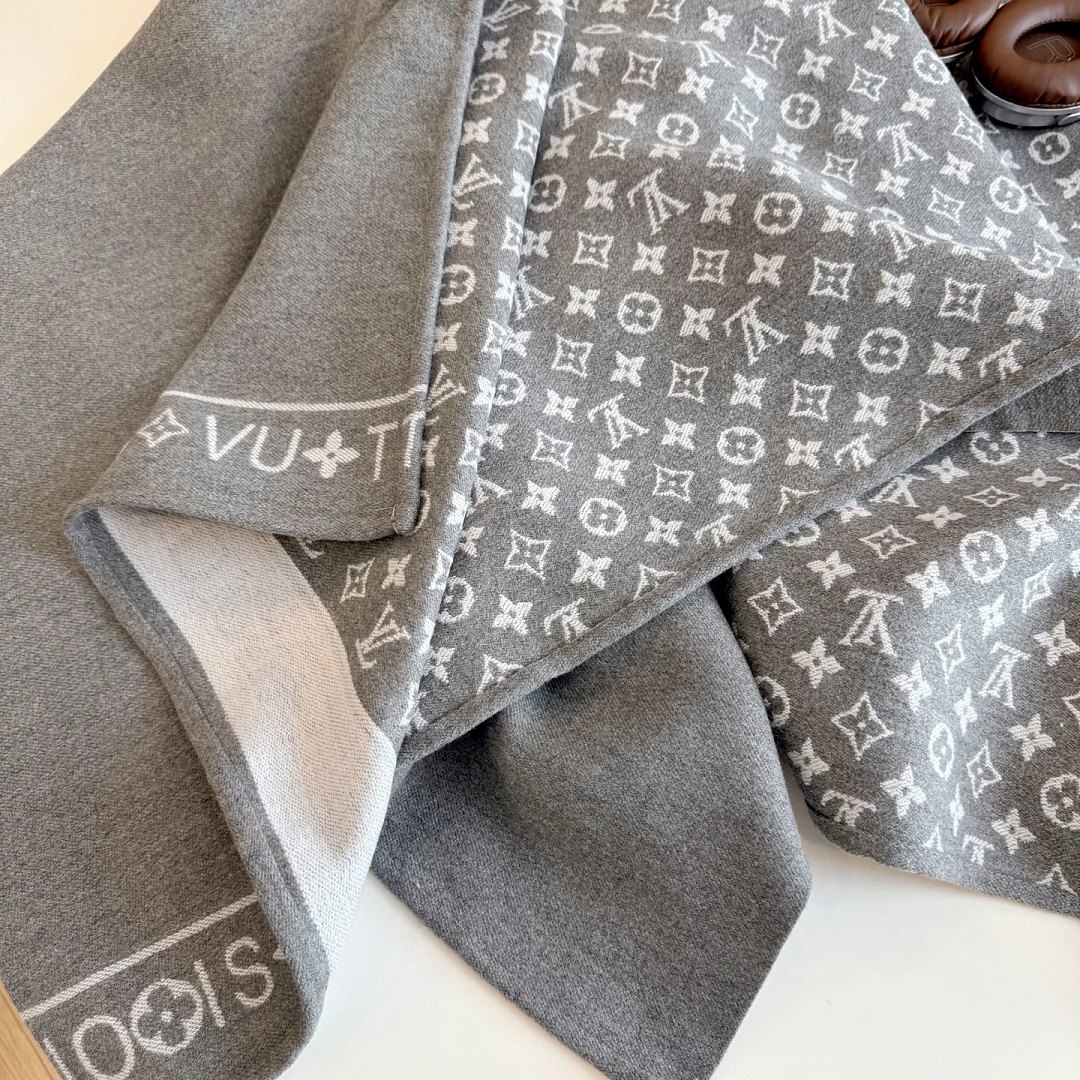 Louis Vuitton My Monogram Cape · ZT13933 — תמונה 4