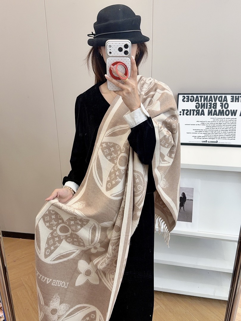 Louis Vuitton Essential Scarf · ZT13920 — תמונה 32