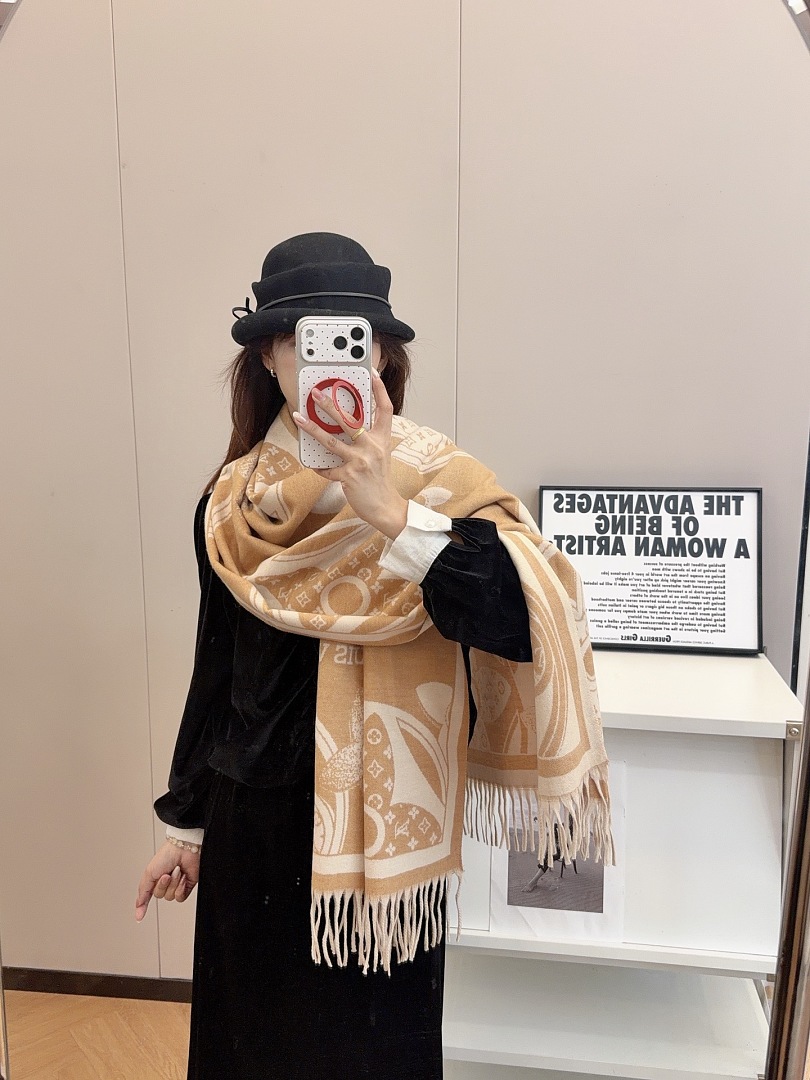 Louis Vuitton Essential Scarf · ZT13920 — תמונה 21
