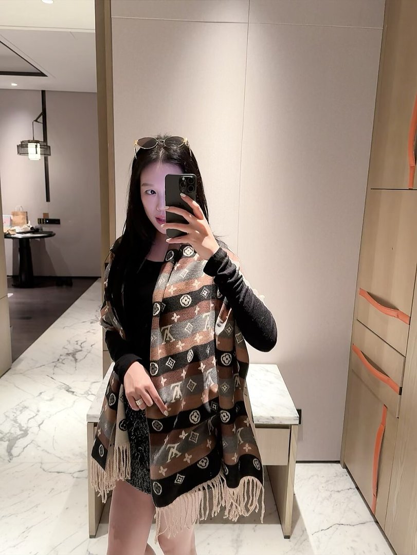 Louis Vuitton Reykjavik Scarf · ZT13901 — תמונה 26