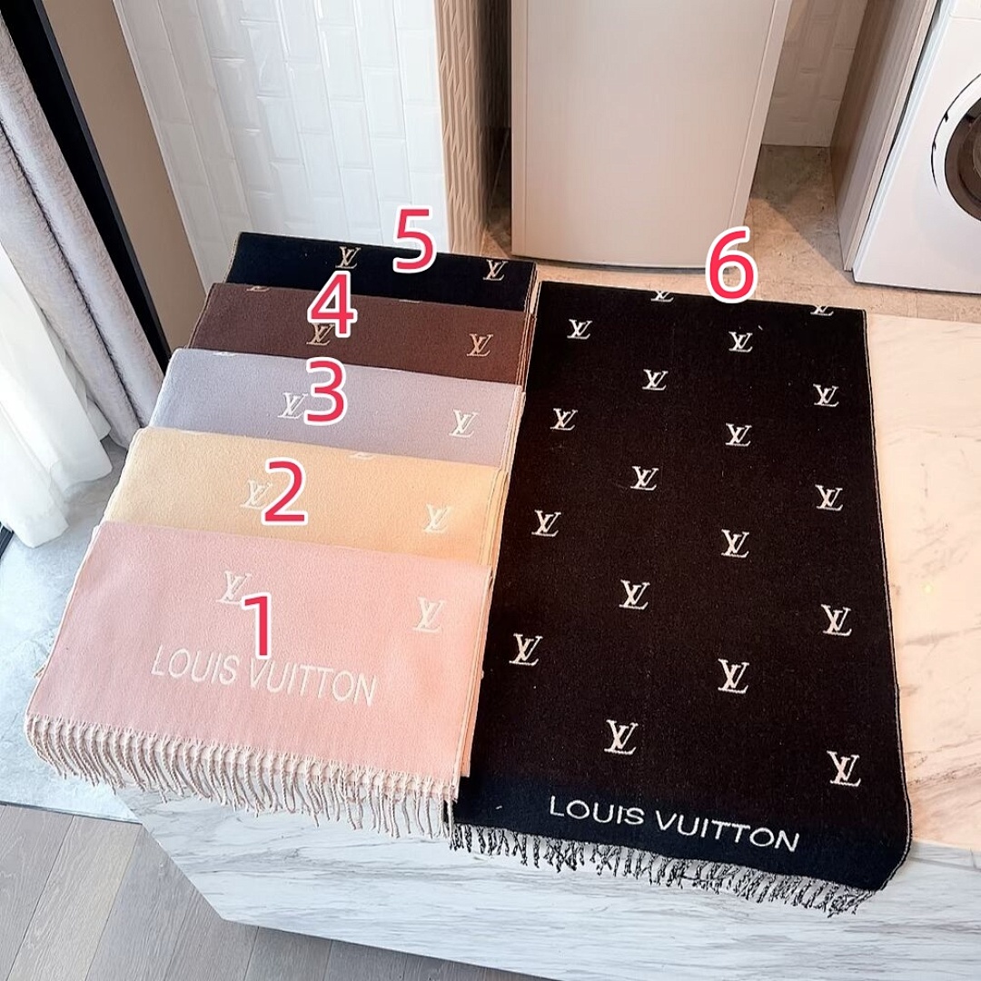 LV HE7402 $21.43