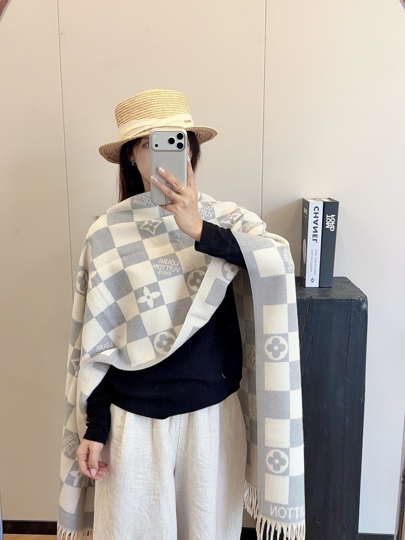 Louis Vuitton Reykjavik Scarf · ZT13924 — תמונה 26