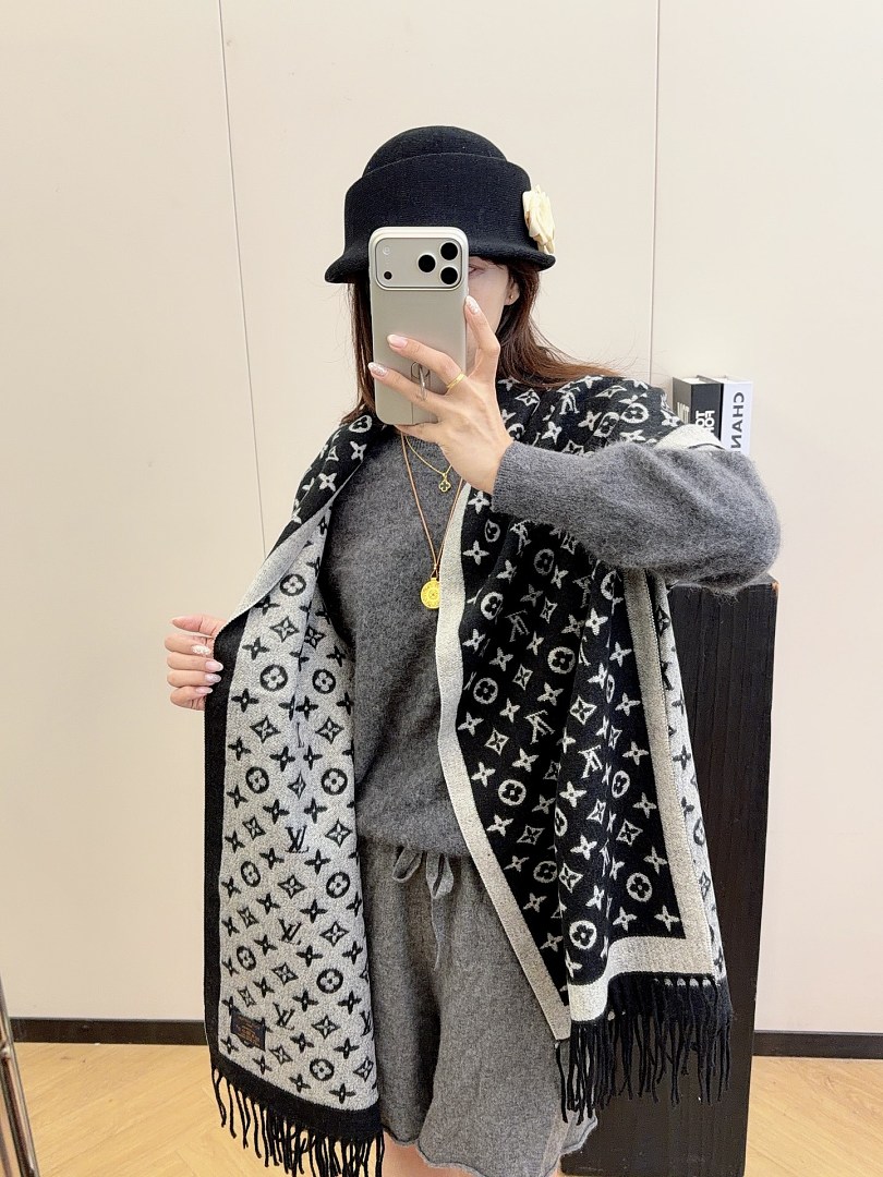 Louis Vuitton Monogram Classic Scarf · ZT13917 — תמונה 21