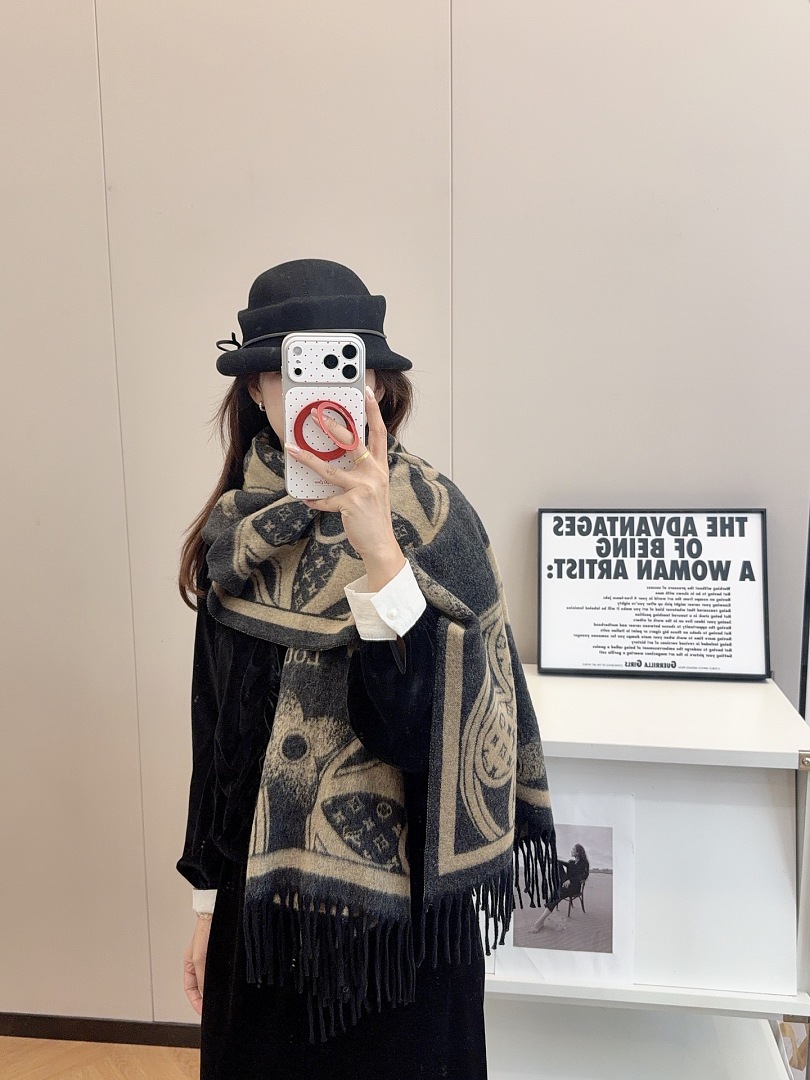 Louis Vuitton Essential Scarf · ZT13920 — תמונה 11