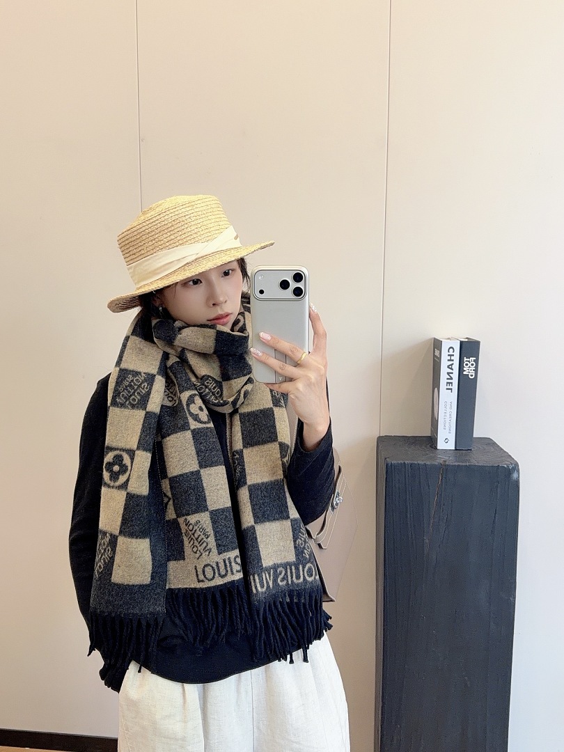 Louis Vuitton Reykjavik Scarf · ZT13924 — תמונה 20