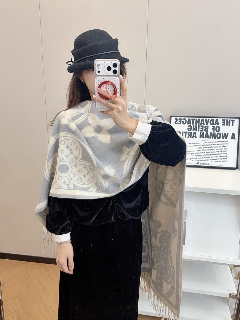 Louis Vuitton Essential Scarf · ZT13920 — תמונה 9