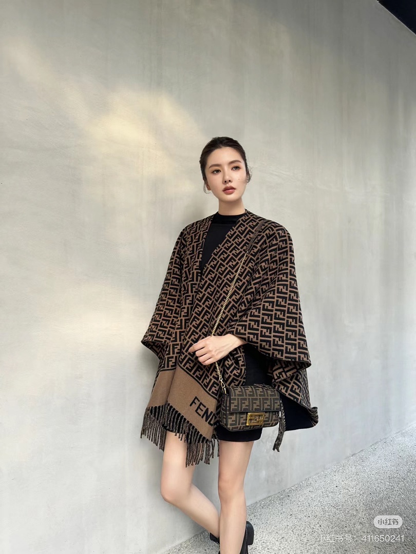 FENDI FF Poncho · ZT13939 — תמונה 4