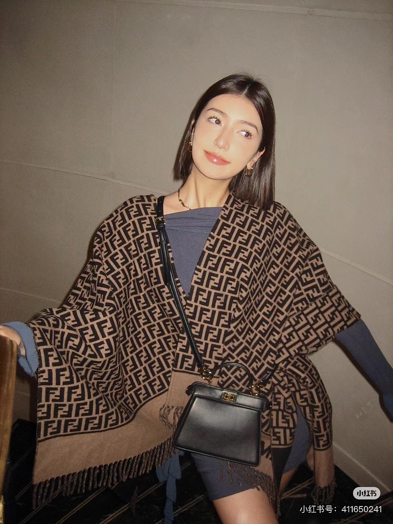 FENDI FF Poncho · ZT13939