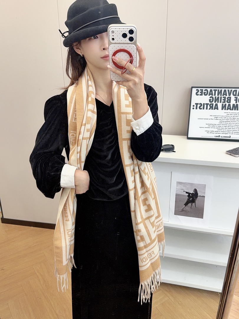 Fendi FF Scarf · ZT13919 — תמונה 10