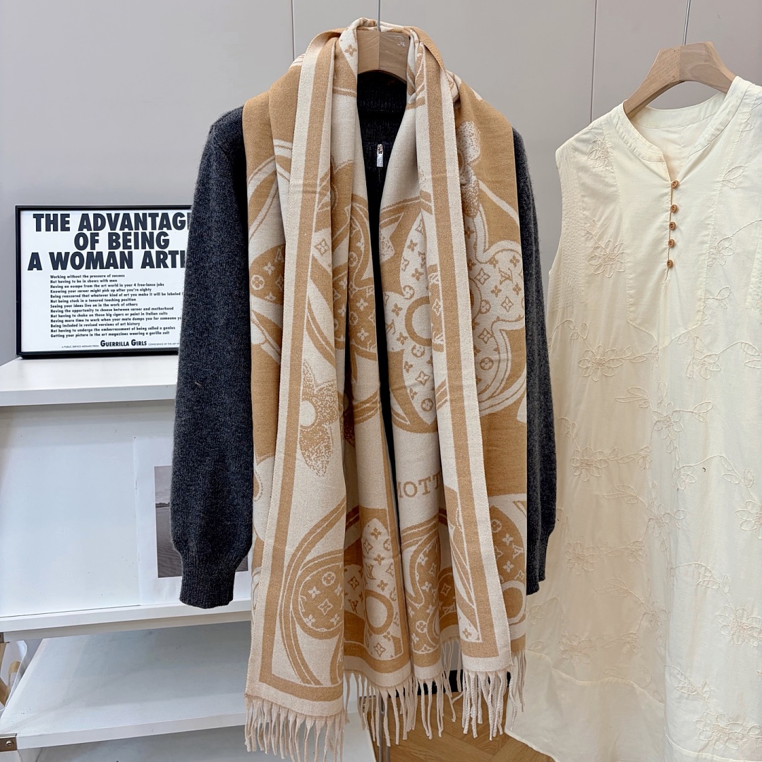 Louis Vuitton Essential Scarf · ZT13920 — תמונה 23