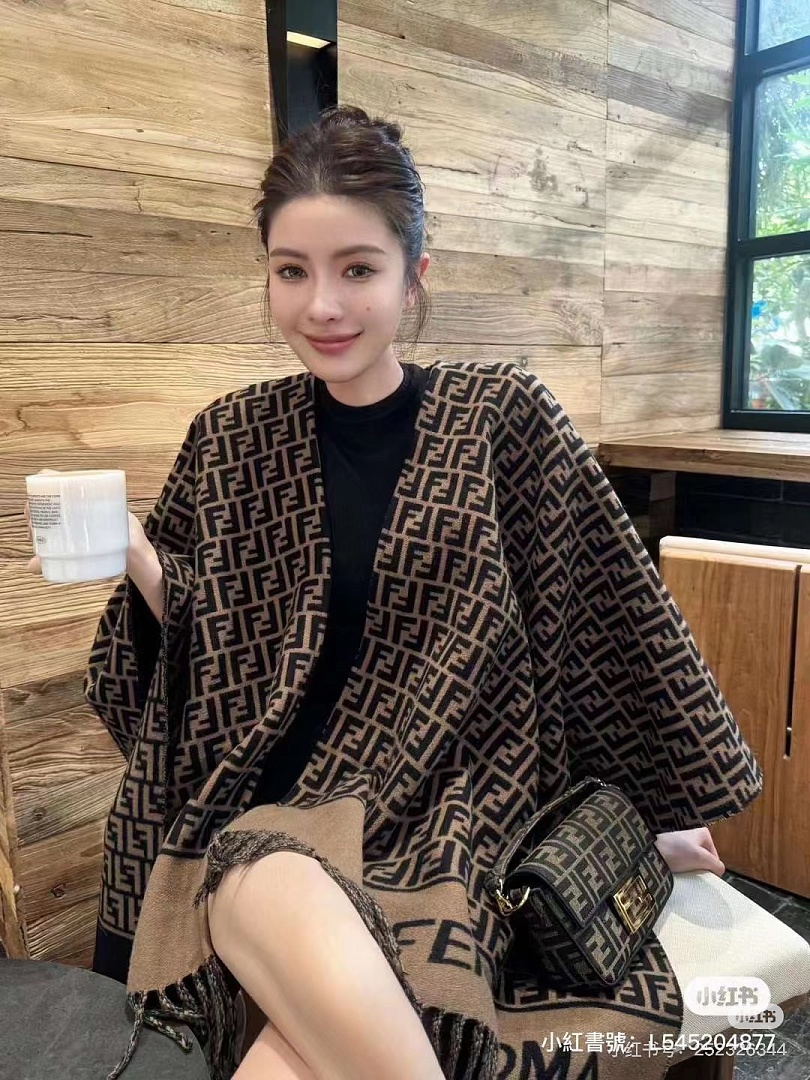 FENDI FF Poncho · ZT13939 — תמונה 3