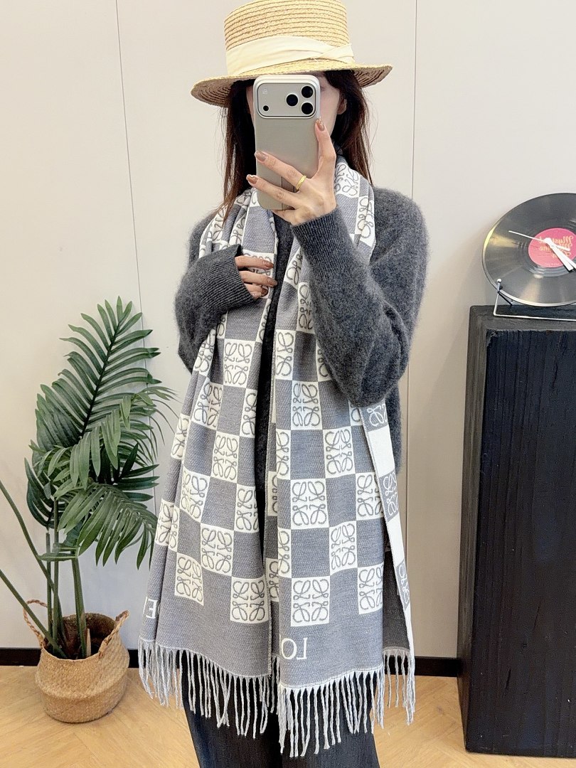 Loewe Anagram Scarf · ZT13900 — תמונה 2