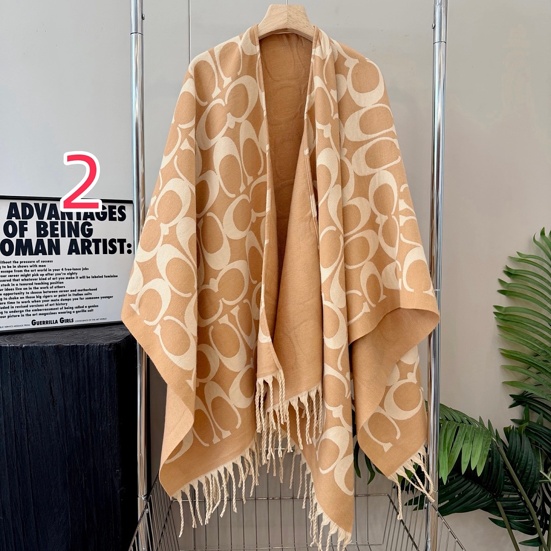 Coach Signature Oversized Muffler · ZT13936 — תמונה 3