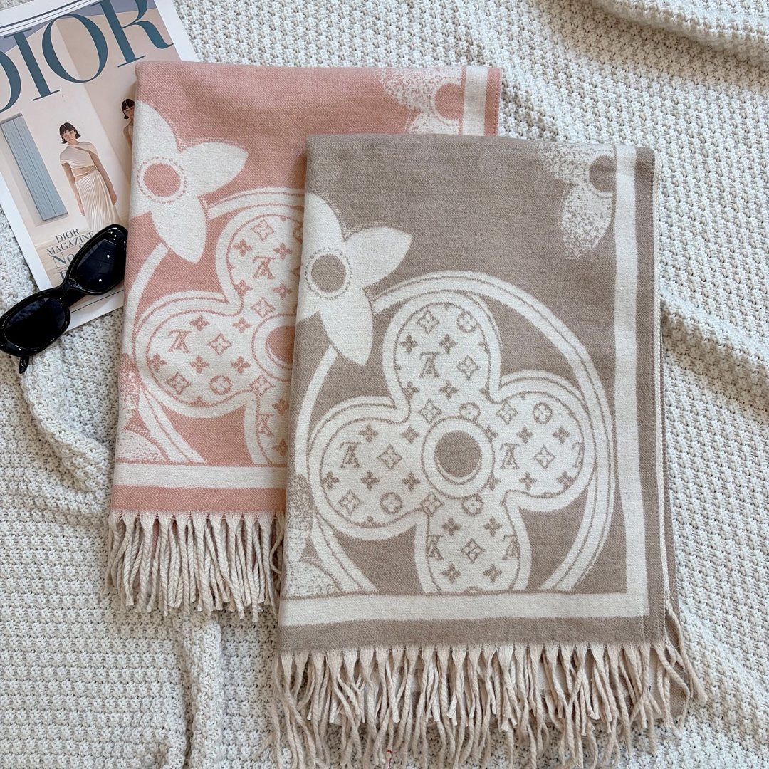 Louis Vuitton Essential Scarf · ZT13920 — תמונה 38