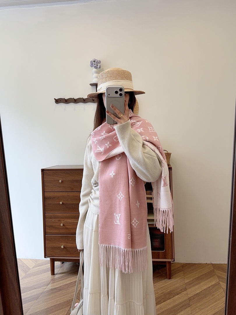 Louis Vuitton LV Essential Scarf · ZT13909 — תמונה 7