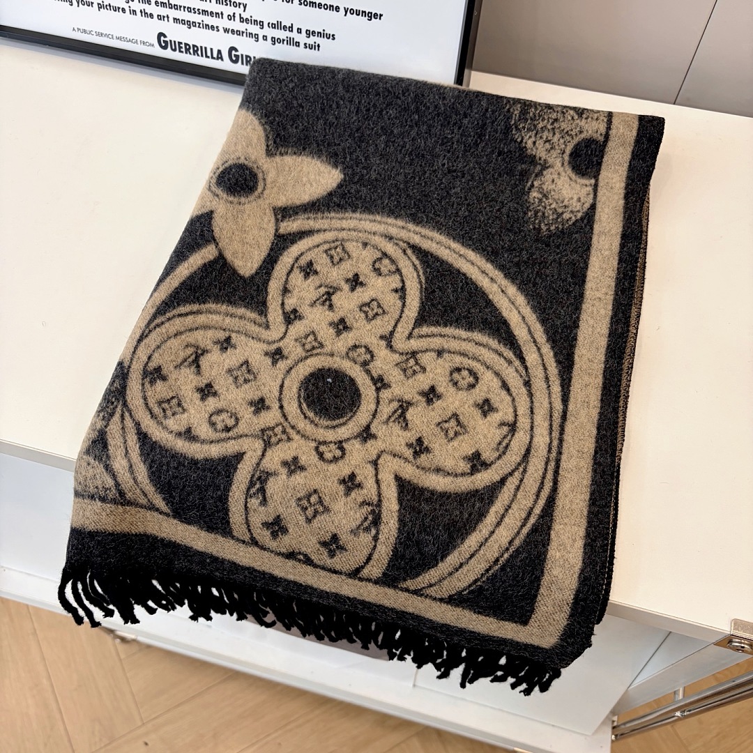 Louis Vuitton Essential Scarf · ZT13920 — תמונה 7