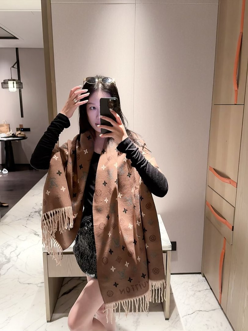 Louis Vuitton Reykjavik Scarf · ZT13901 — תמונה 15