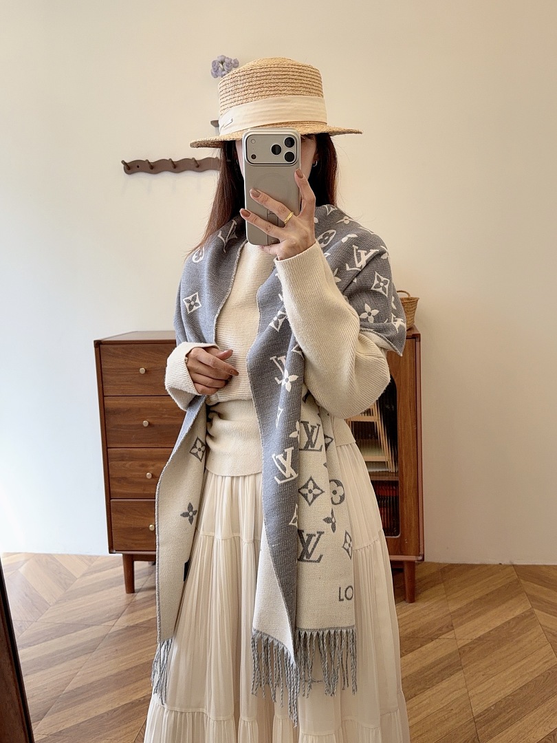 Louis Vuitton LV Essential Scarf · ZT13909 — תמונה 24